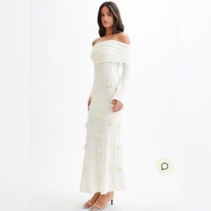 Kiki
Off Shoulder Knit Rose Maxi Dress - Ivory